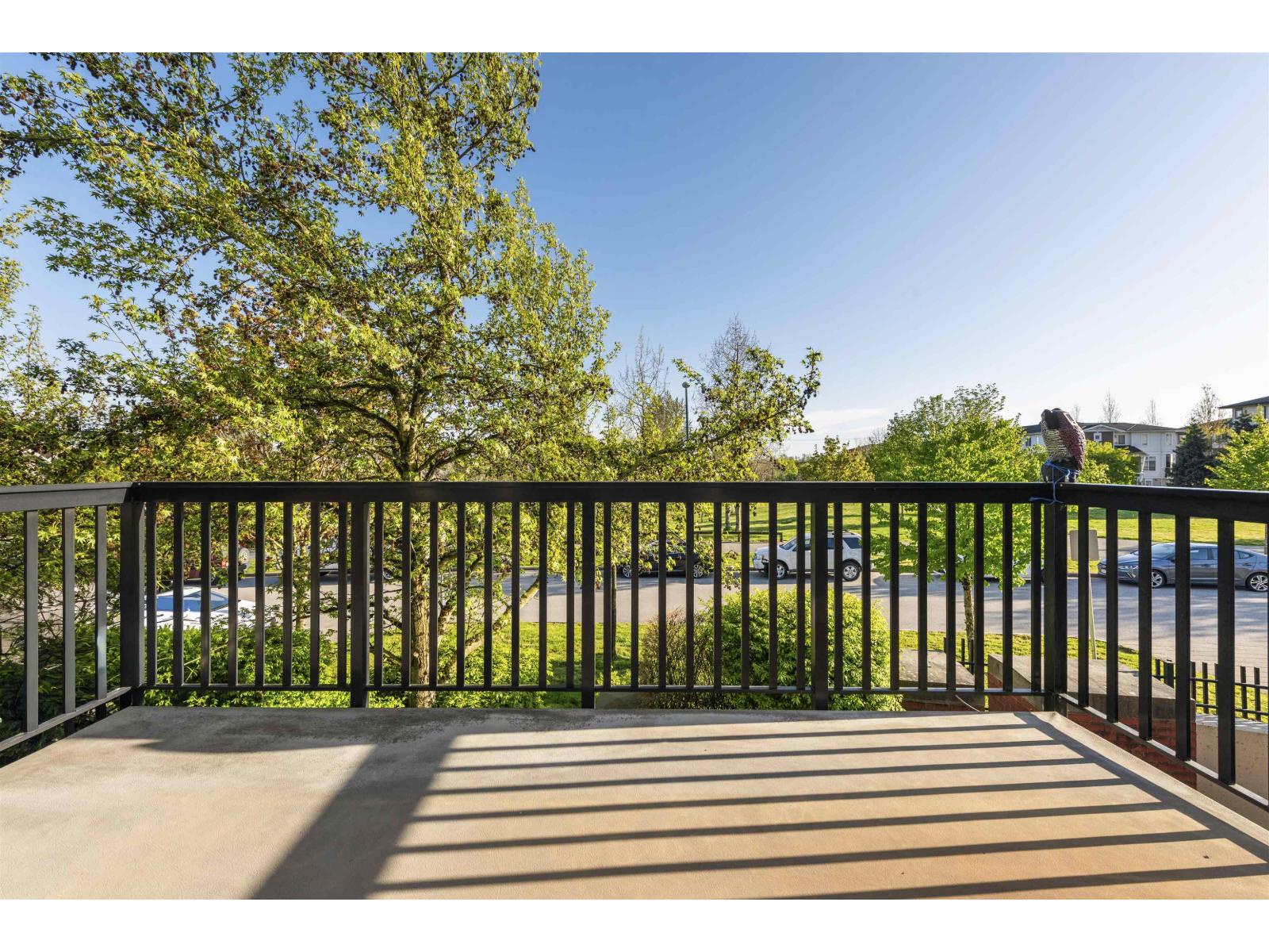 1 19505 68a Avenue, Surrey, British Columbia