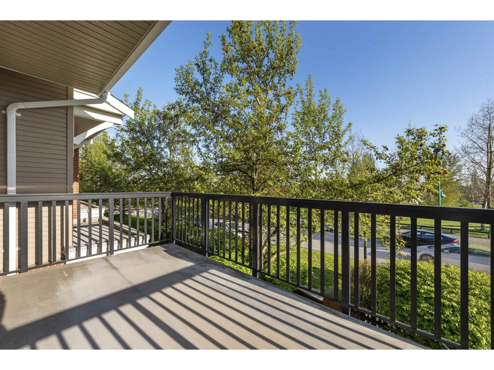 1 19505 68a Avenue, Surrey, British Columbia