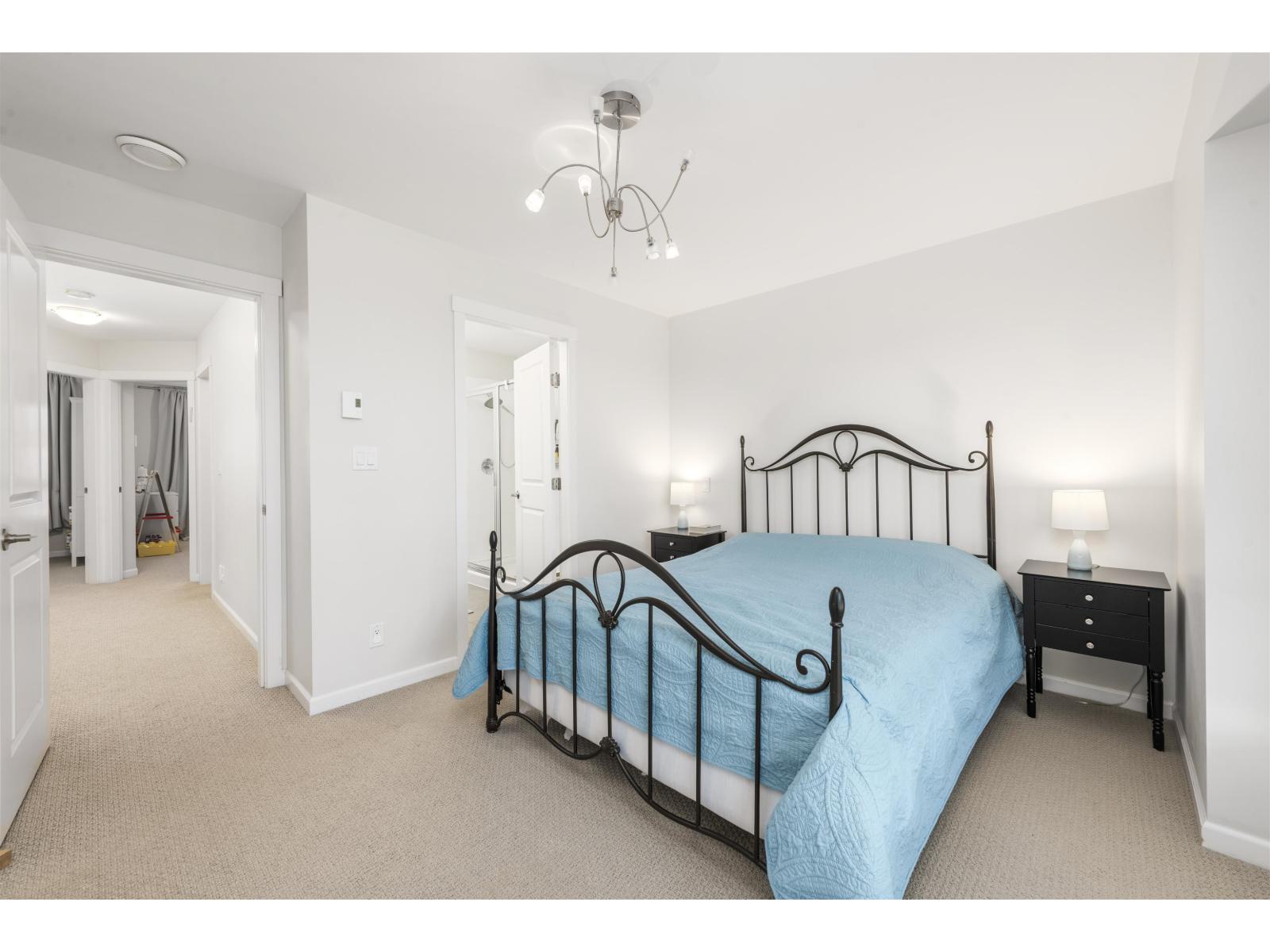 1 19505 68a Avenue, Surrey, British Columbia