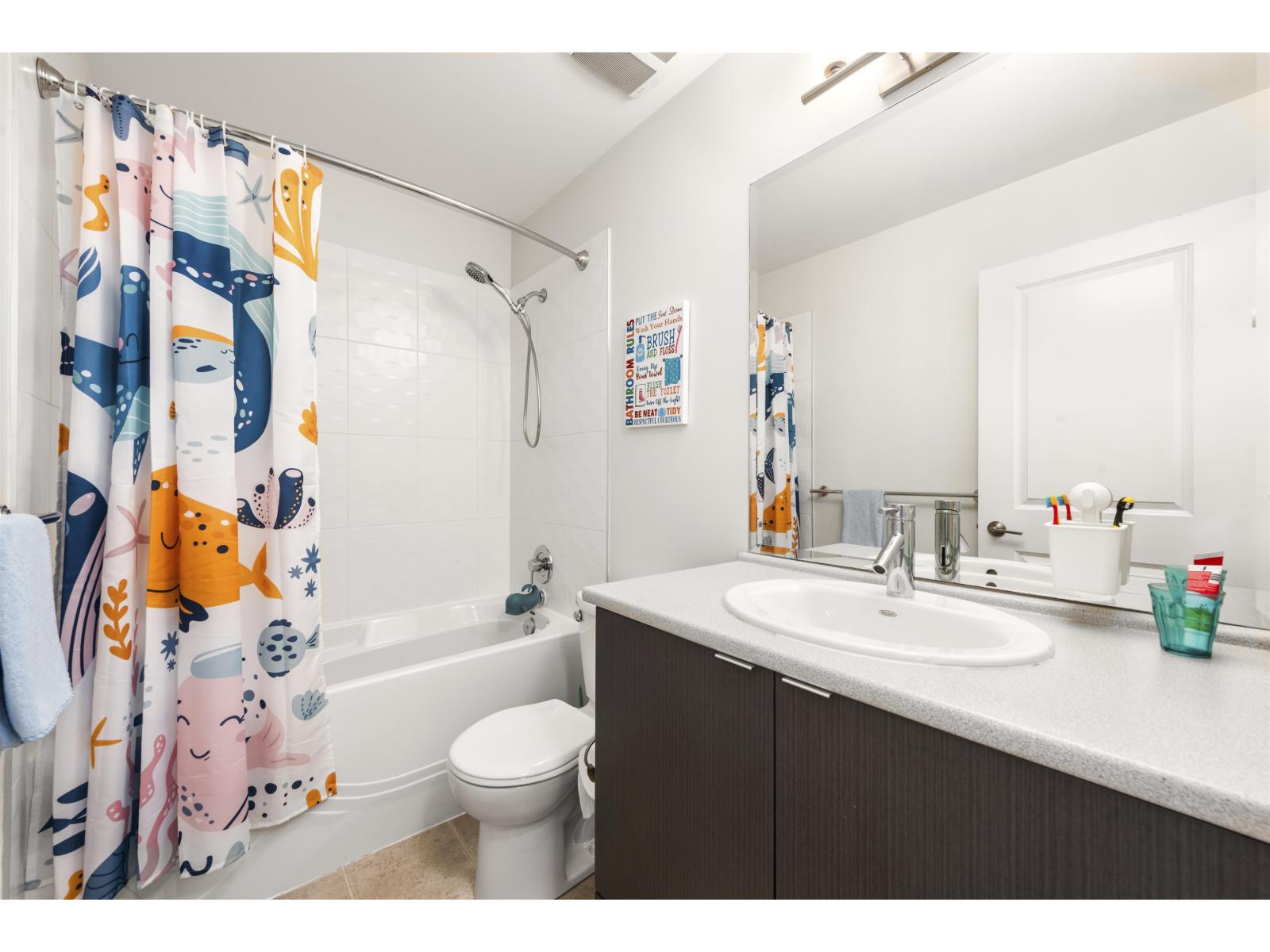 1 19505 68a Avenue, Surrey, British Columbia