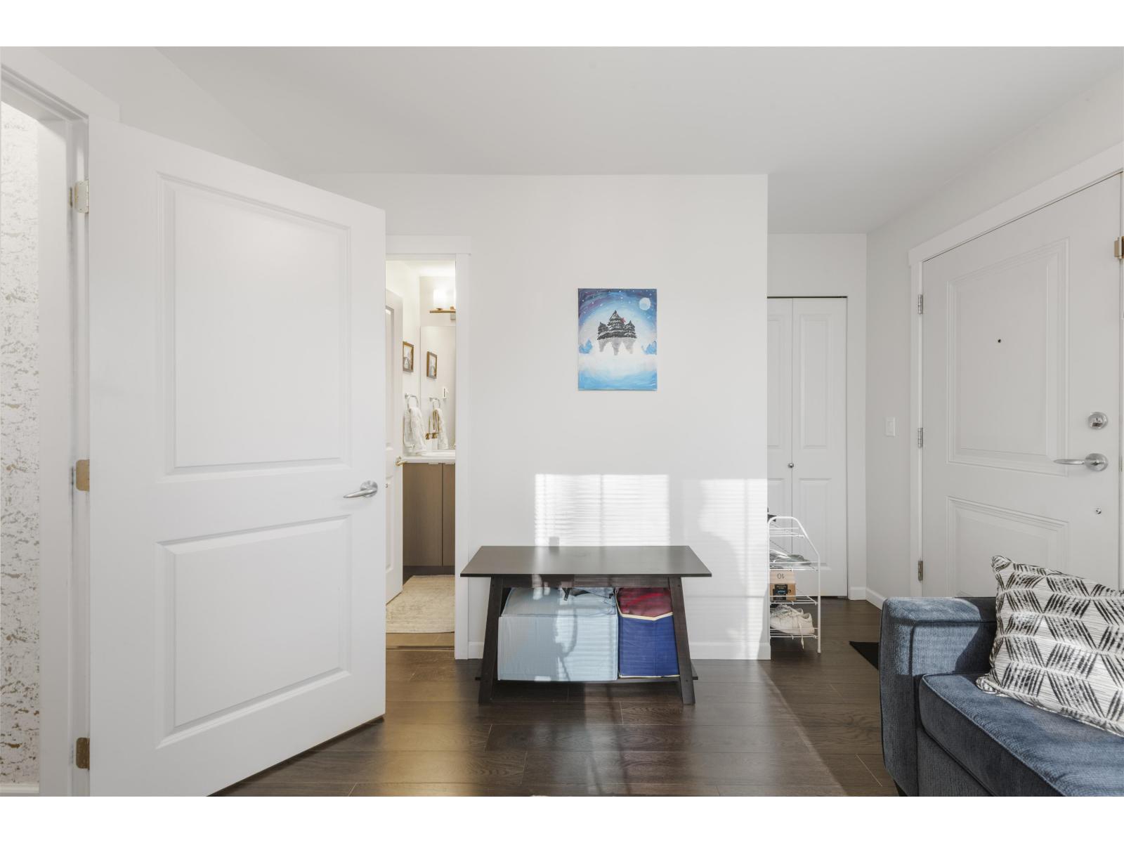 1 19505 68a Avenue, Surrey, British Columbia