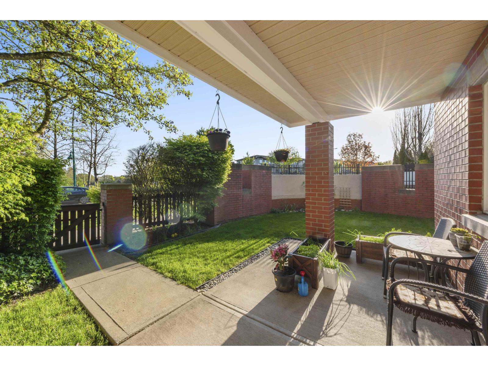 1 19505 68a Avenue, Surrey, British Columbia