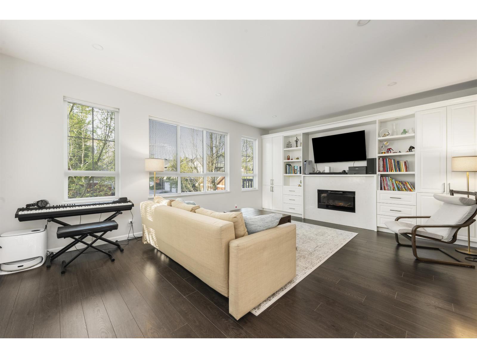 1 19505 68a Avenue, Surrey, British Columbia