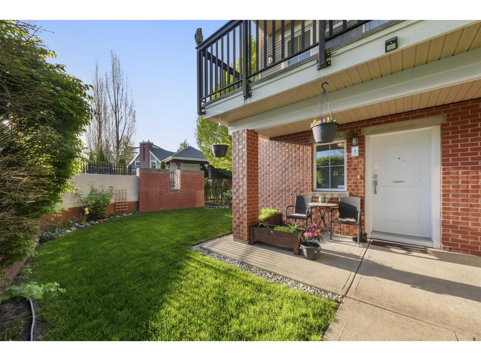 1 19505 68a Avenue, Surrey, British Columbia