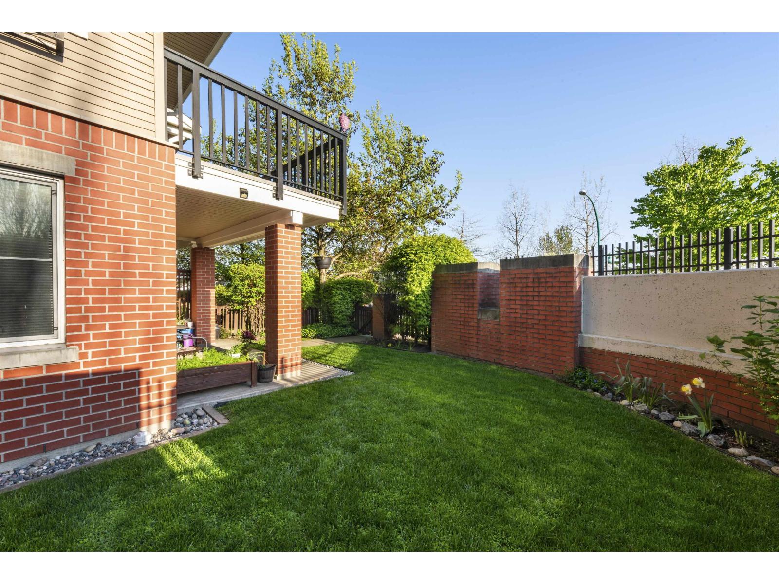 1 19505 68a Avenue, Surrey, British Columbia