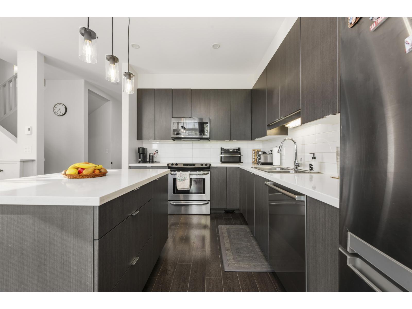 1 19505 68a Avenue, Surrey, British Columbia