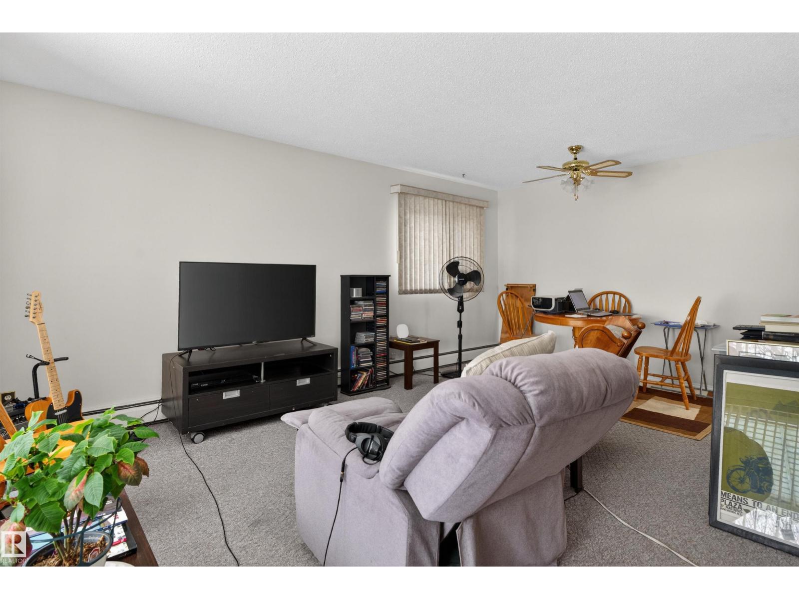 9732 75 Av Nw, Edmonton, Alberta