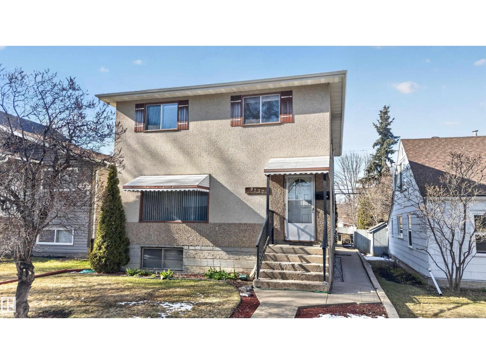 9732 75 Av Nw, Edmonton, Alberta