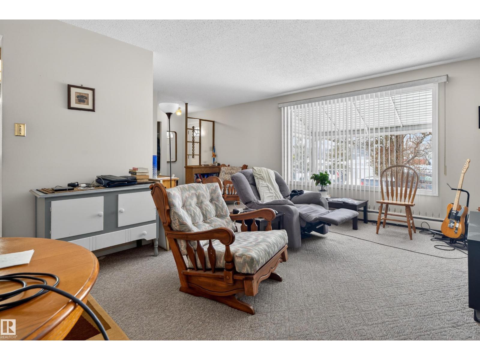 9732 75 Av Nw, Edmonton, Alberta