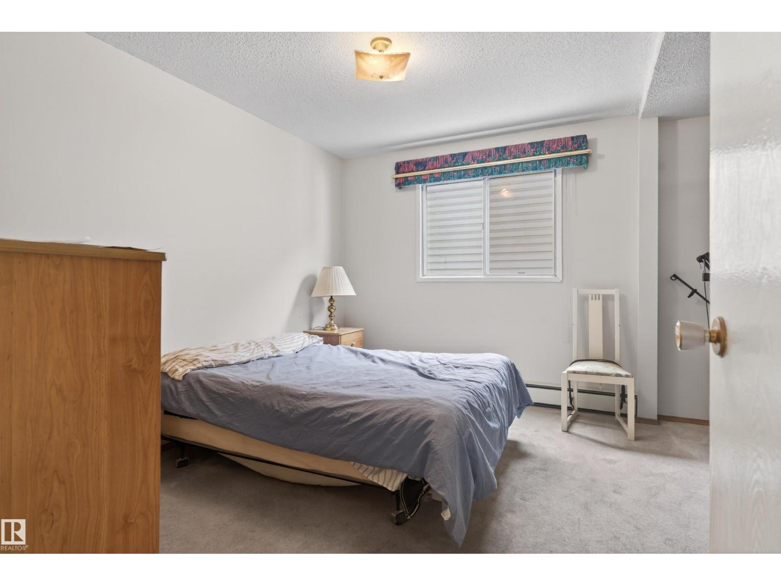 9732 75 Av Nw, Edmonton, Alberta