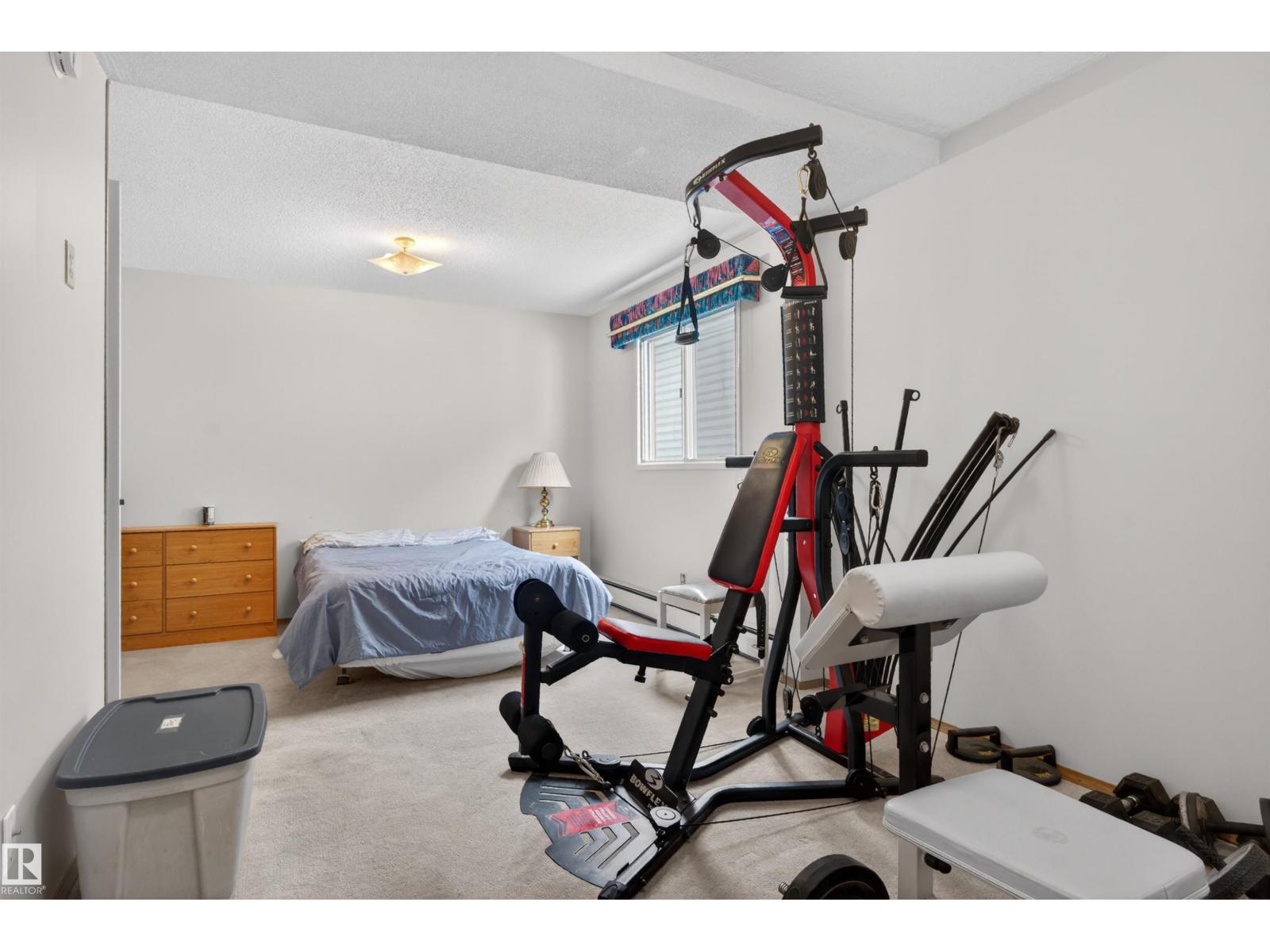 9732 75 Av Nw, Edmonton, Alberta