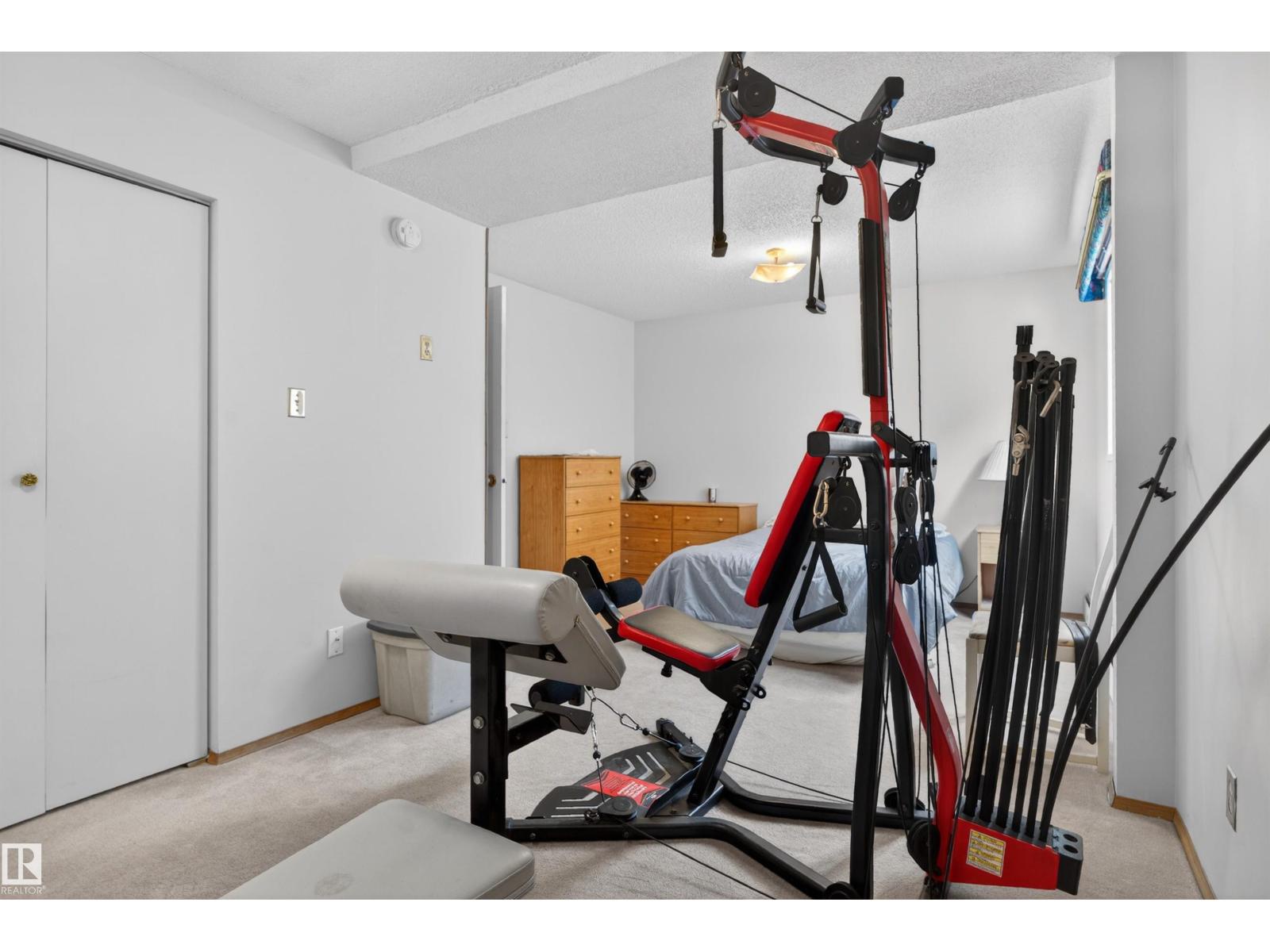 9732 75 Av Nw, Edmonton, Alberta