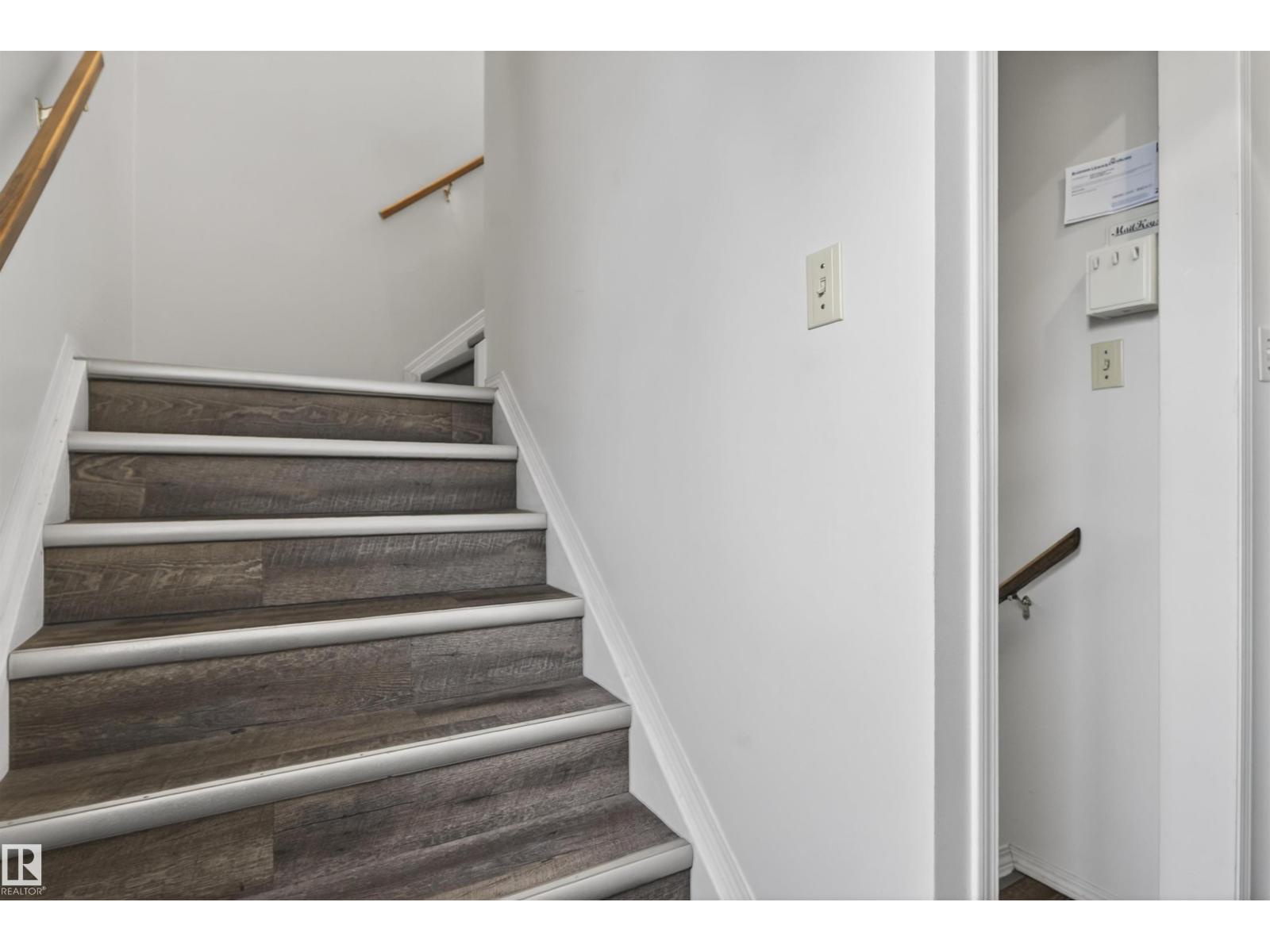 9732 75 Av Nw, Edmonton, Alberta