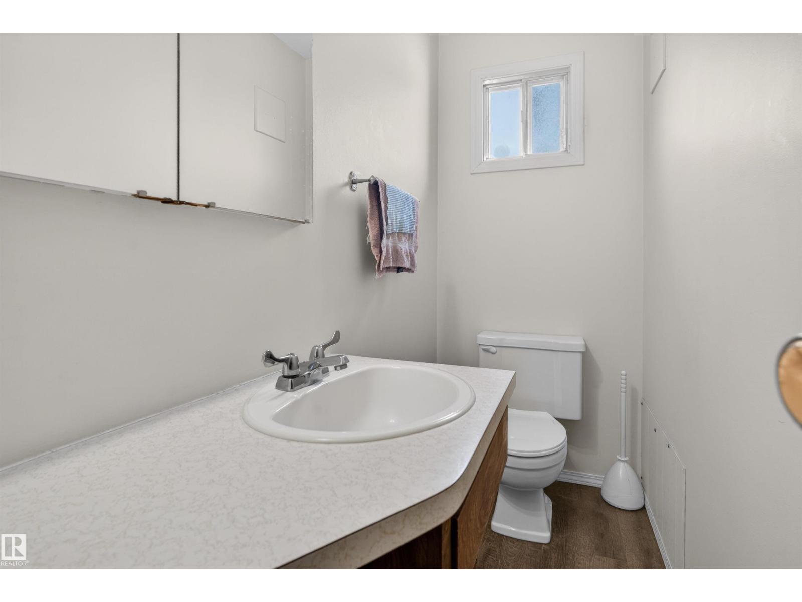 9732 75 Av Nw, Edmonton, Alberta