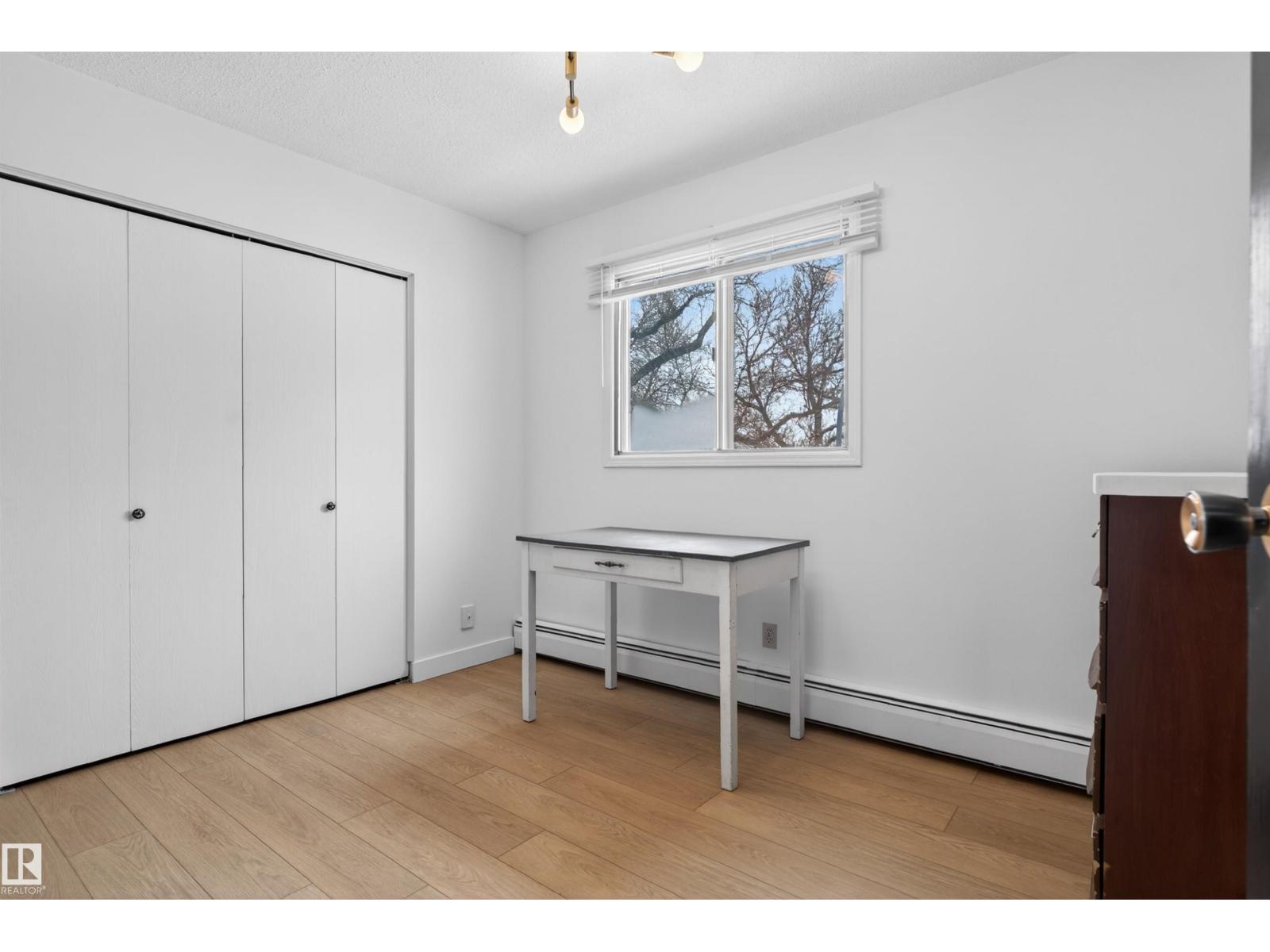 9732 75 Av Nw, Edmonton, Alberta