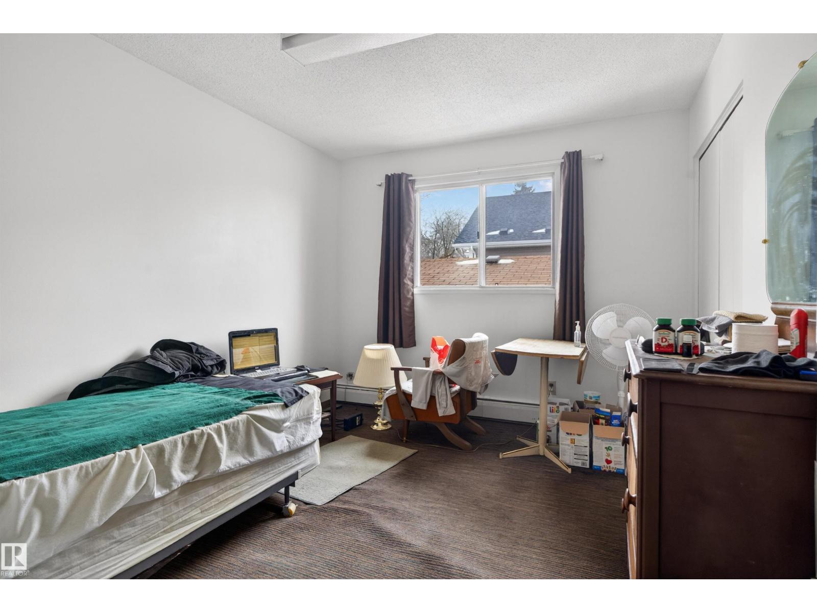 9732 75 Av Nw, Edmonton, Alberta