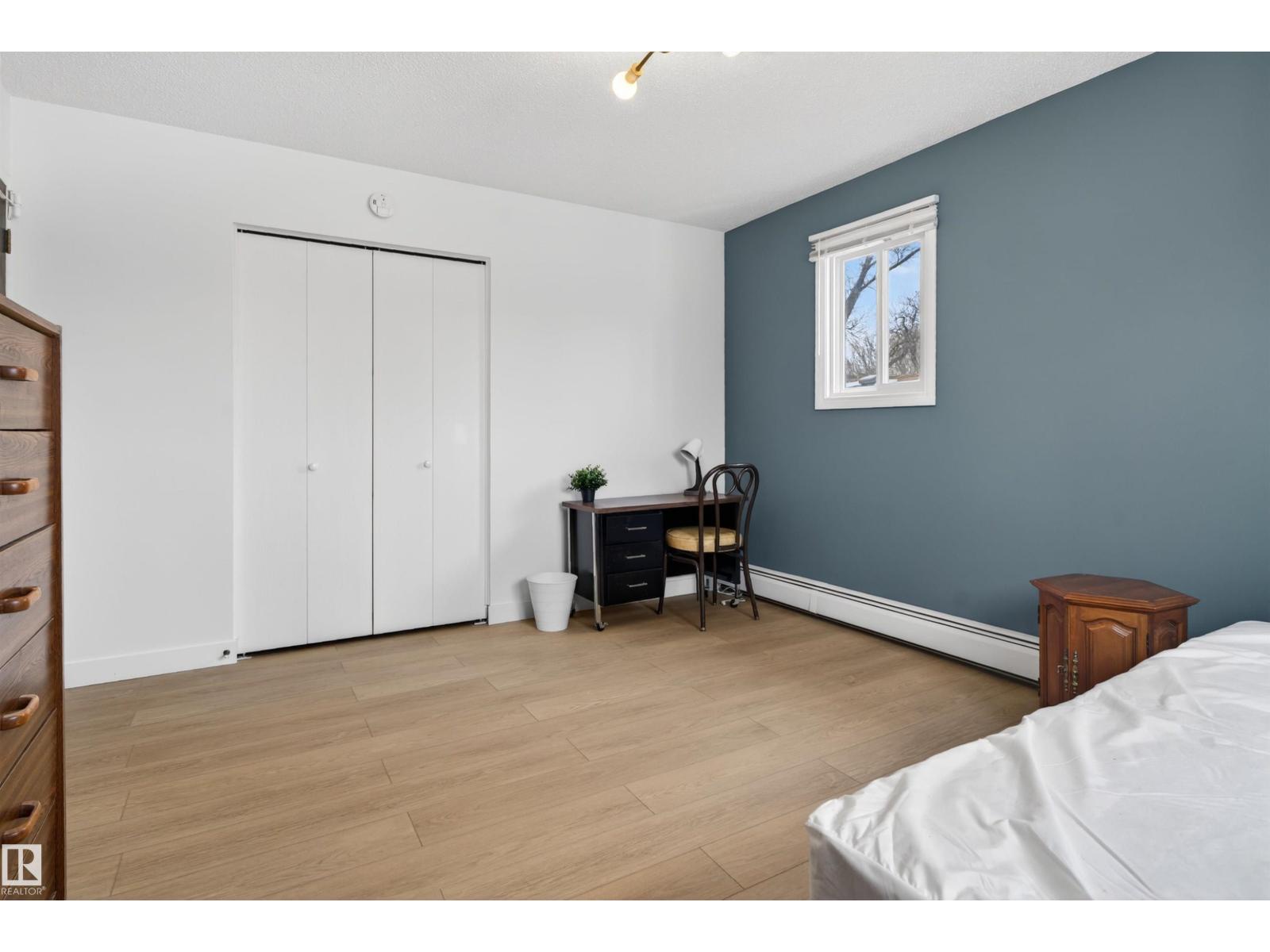 9732 75 Av Nw, Edmonton, Alberta