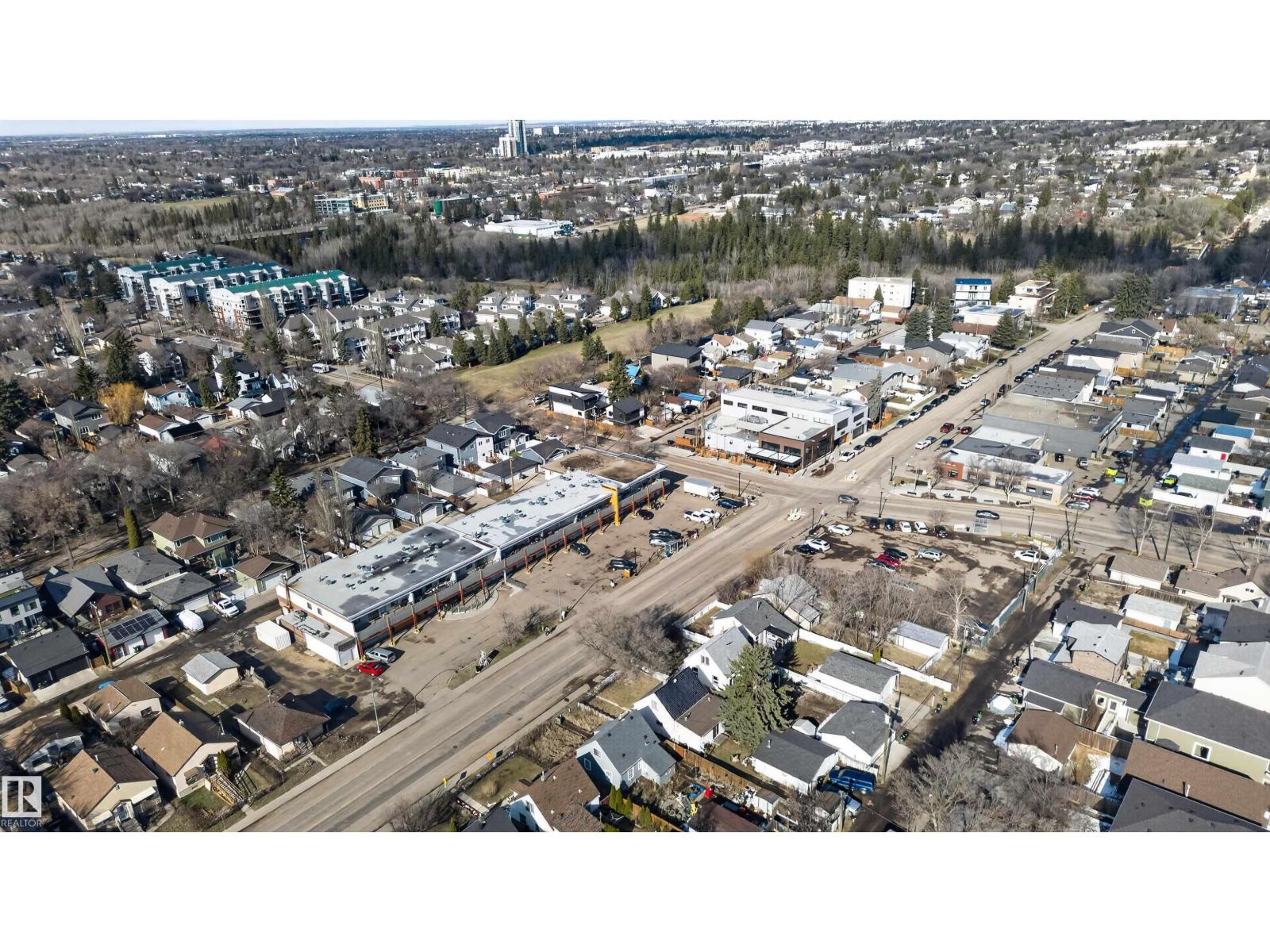9732 75 Av Nw, Edmonton, Alberta