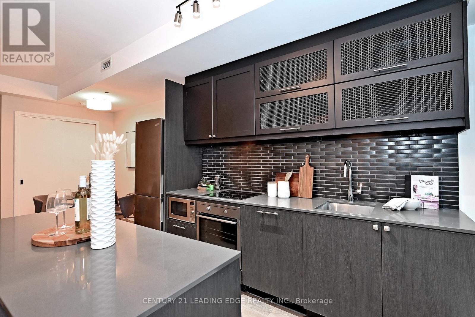 215 - 783 Bathurst Street, Toronto (university), Ontario