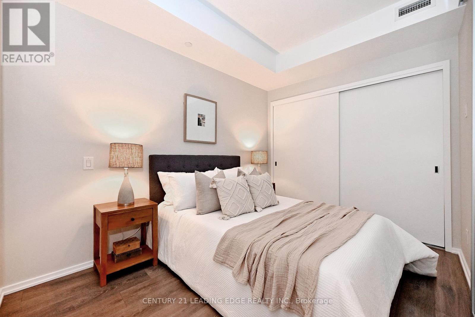 215 - 783 Bathurst Street, Toronto (university), Ontario