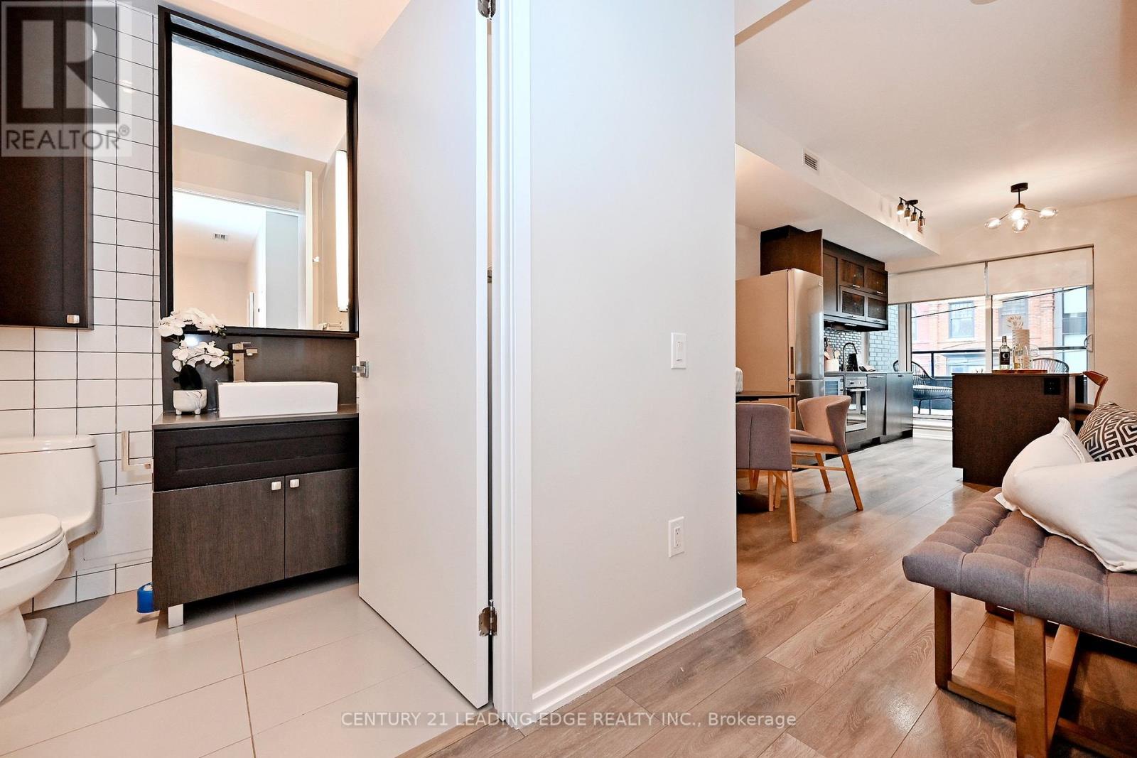 215 - 783 Bathurst Street, Toronto (university), Ontario