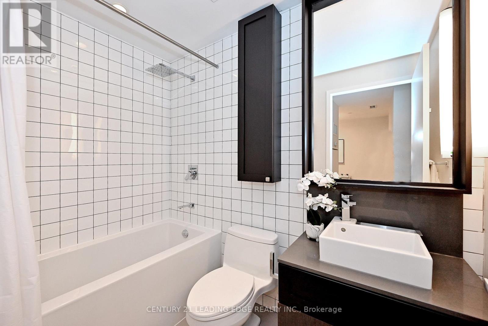 215 - 783 Bathurst Street, Toronto (university), Ontario