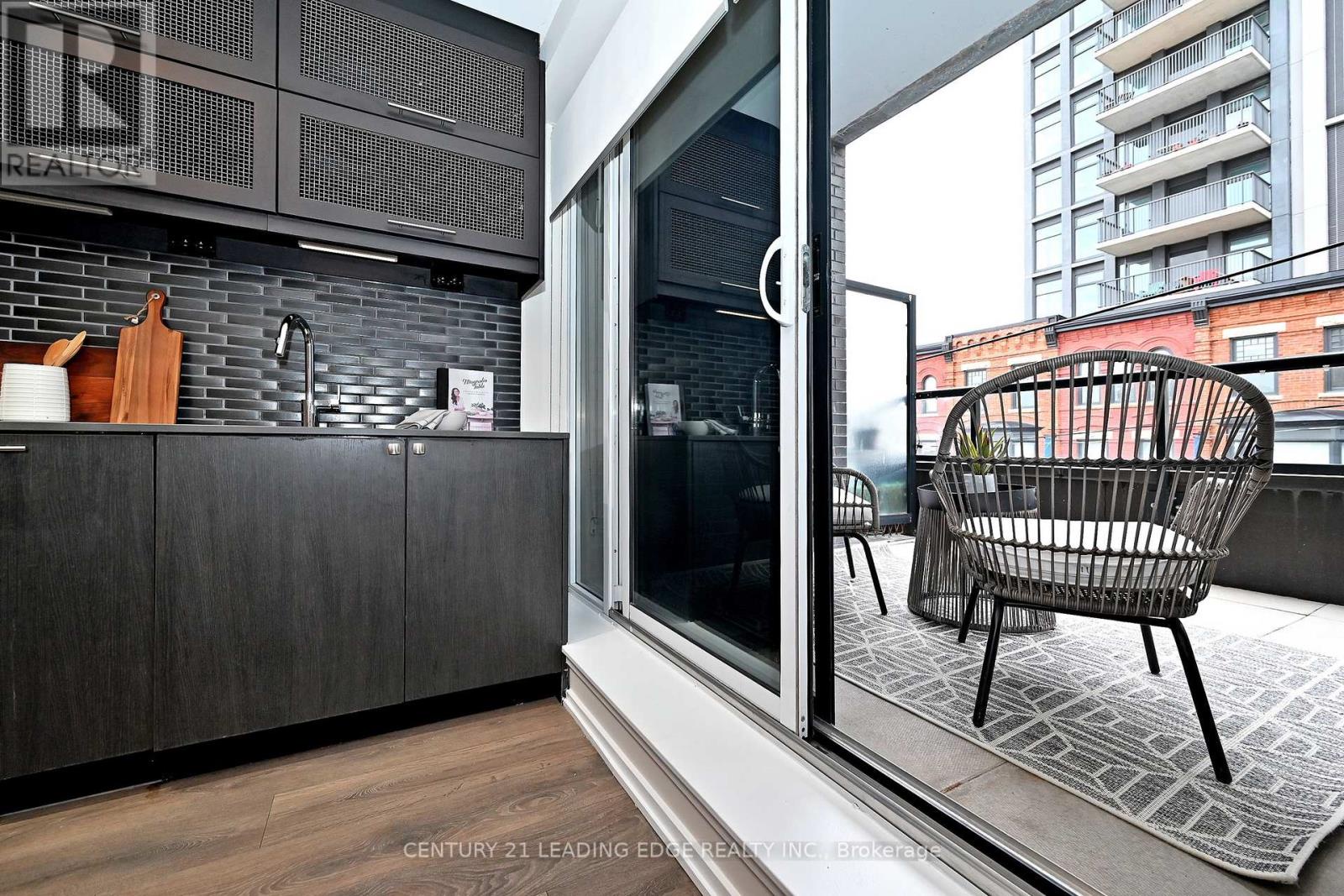 215 - 783 Bathurst Street, Toronto (university), Ontario