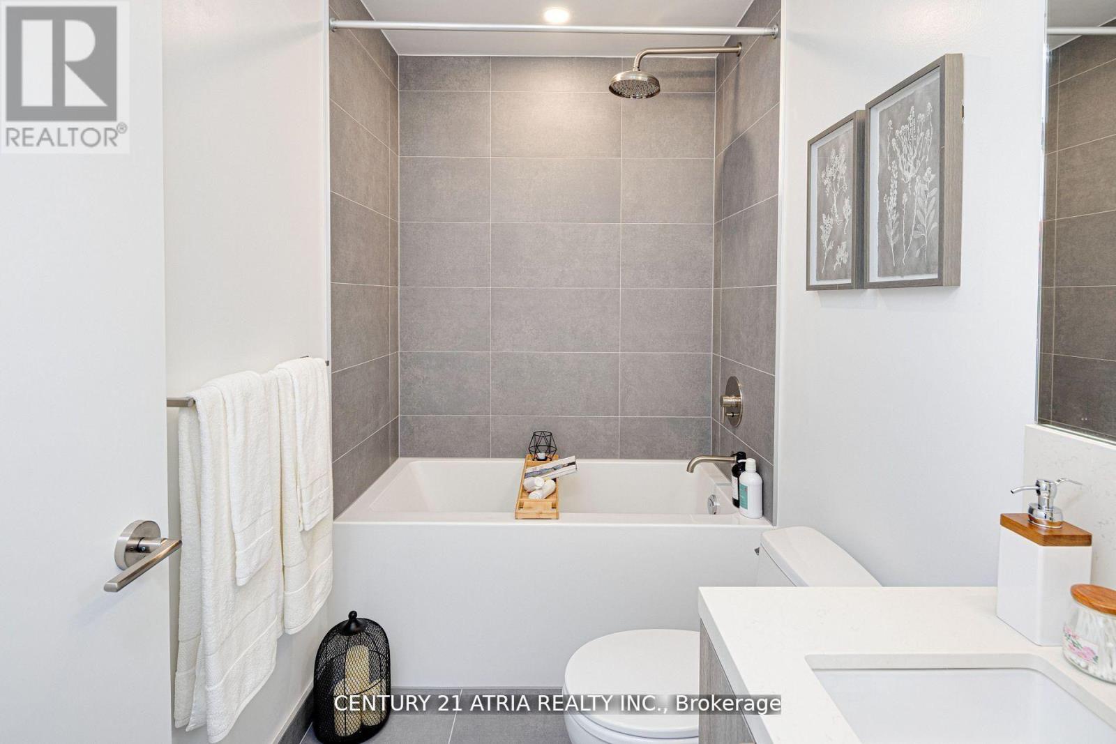 1810 - 2020 Bathurst Street, Toronto (humewood-cedarvale), Ontario