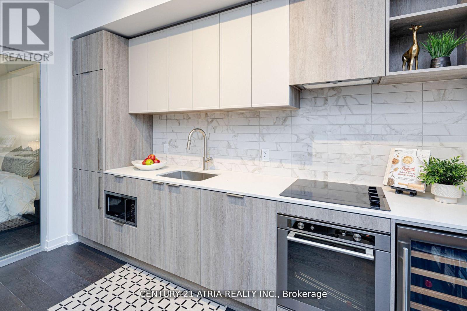 1810 - 2020 Bathurst Street, Toronto (humewood-cedarvale), Ontario