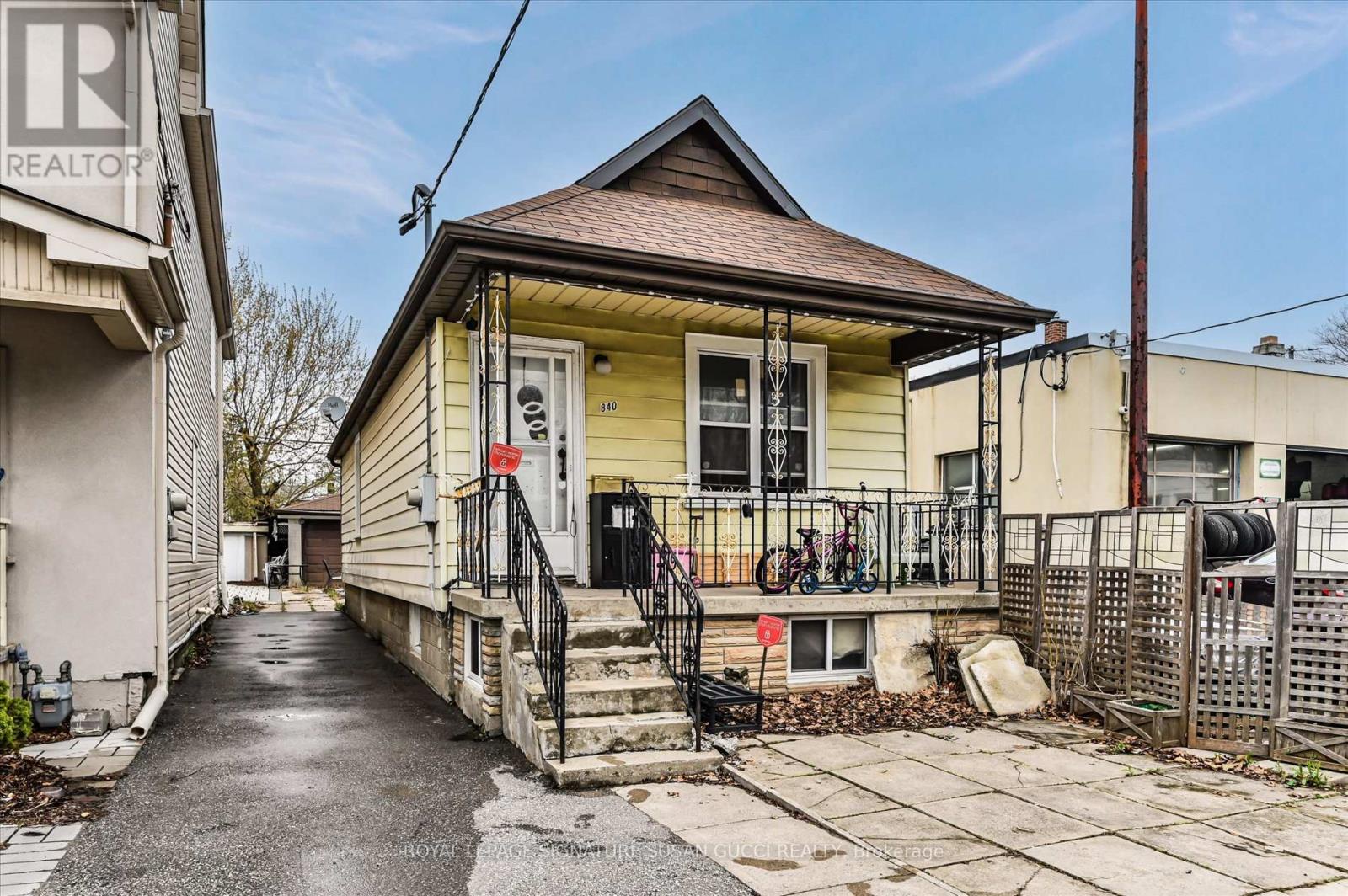 840 Sammon Avenue, Toronto (danforth Village-east York), Ontario