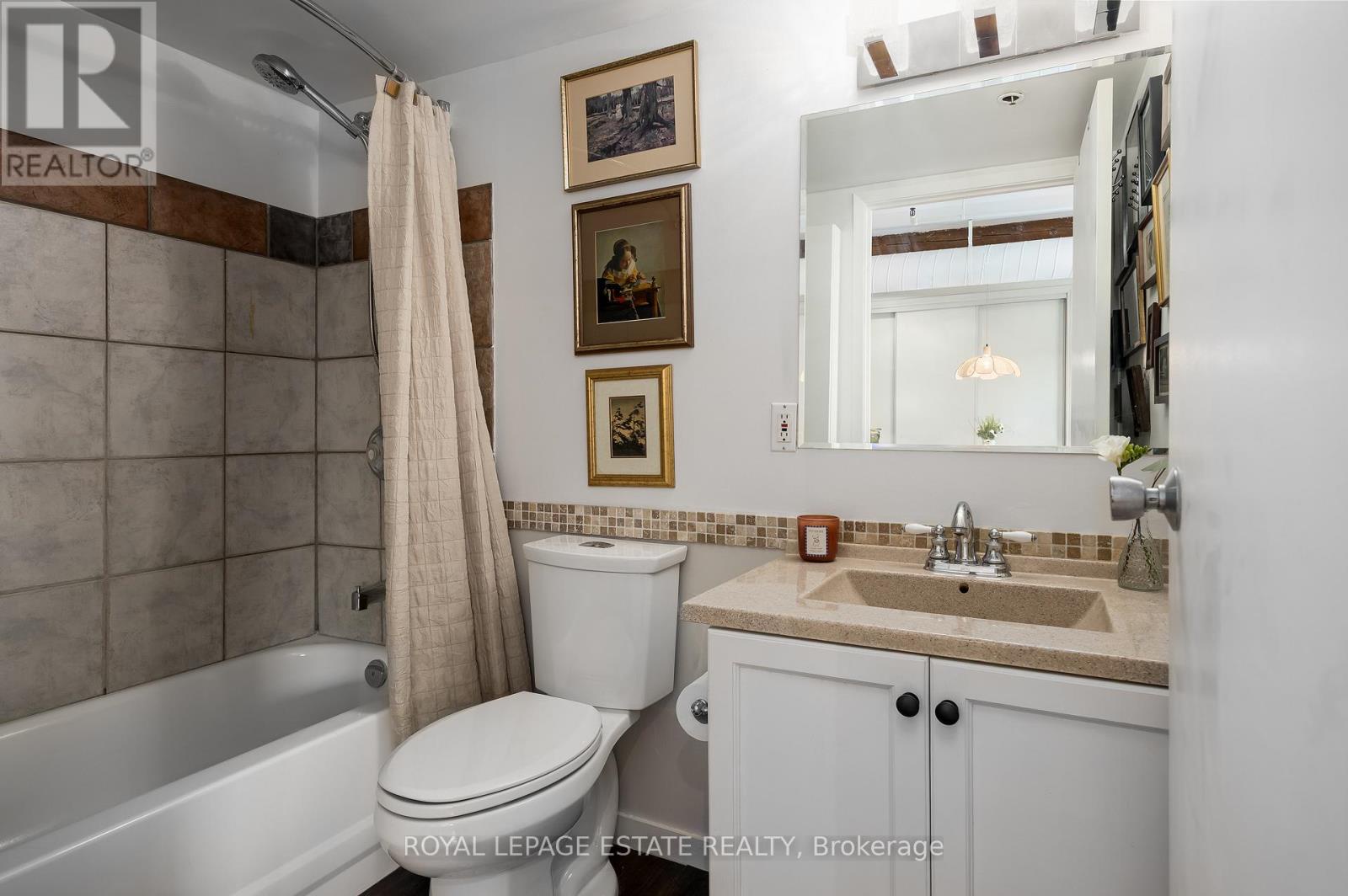 21 - 121 Prescott Avenue, Toronto (weston-pellam Park), Ontario