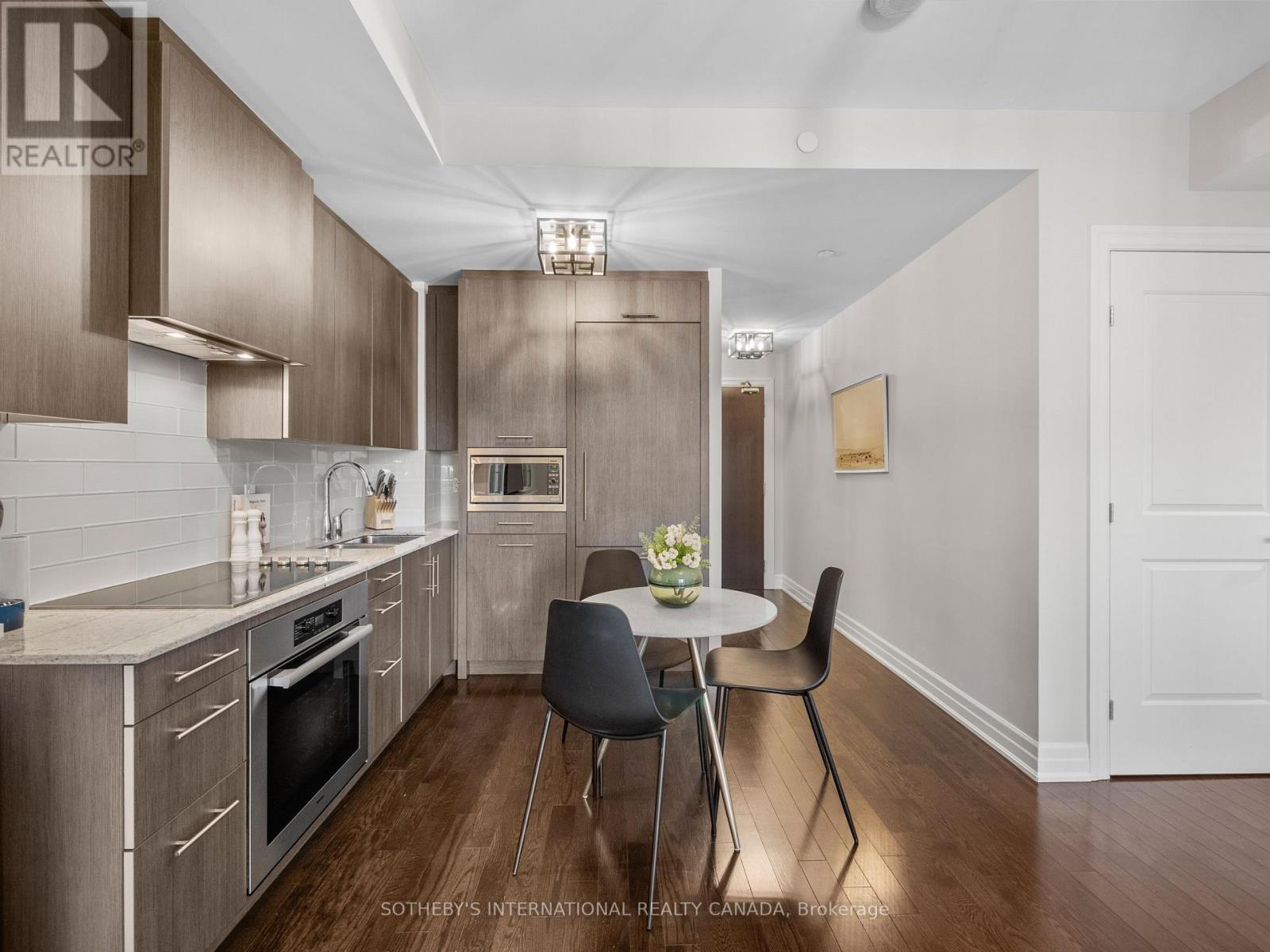 301 - 30 Old Mill Road, Toronto (kingsway South), Ontario