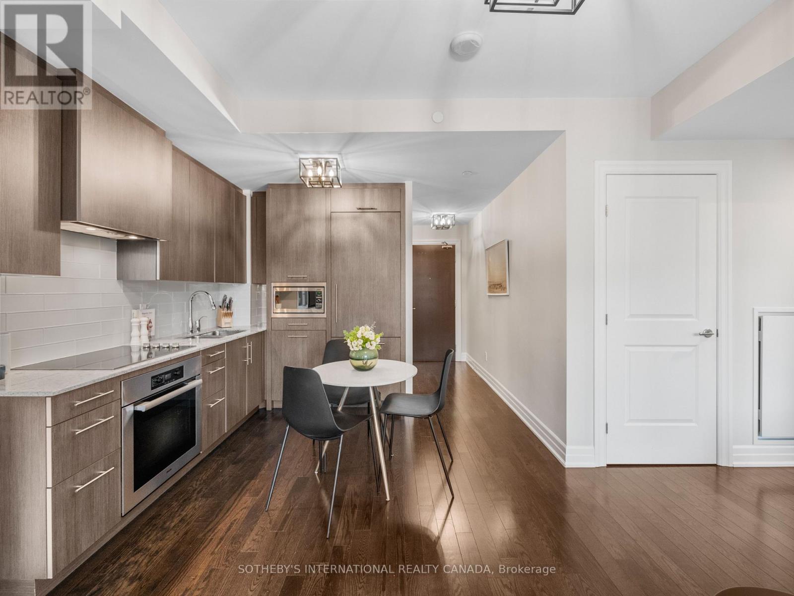 301 - 30 Old Mill Road, Toronto (kingsway South), Ontario