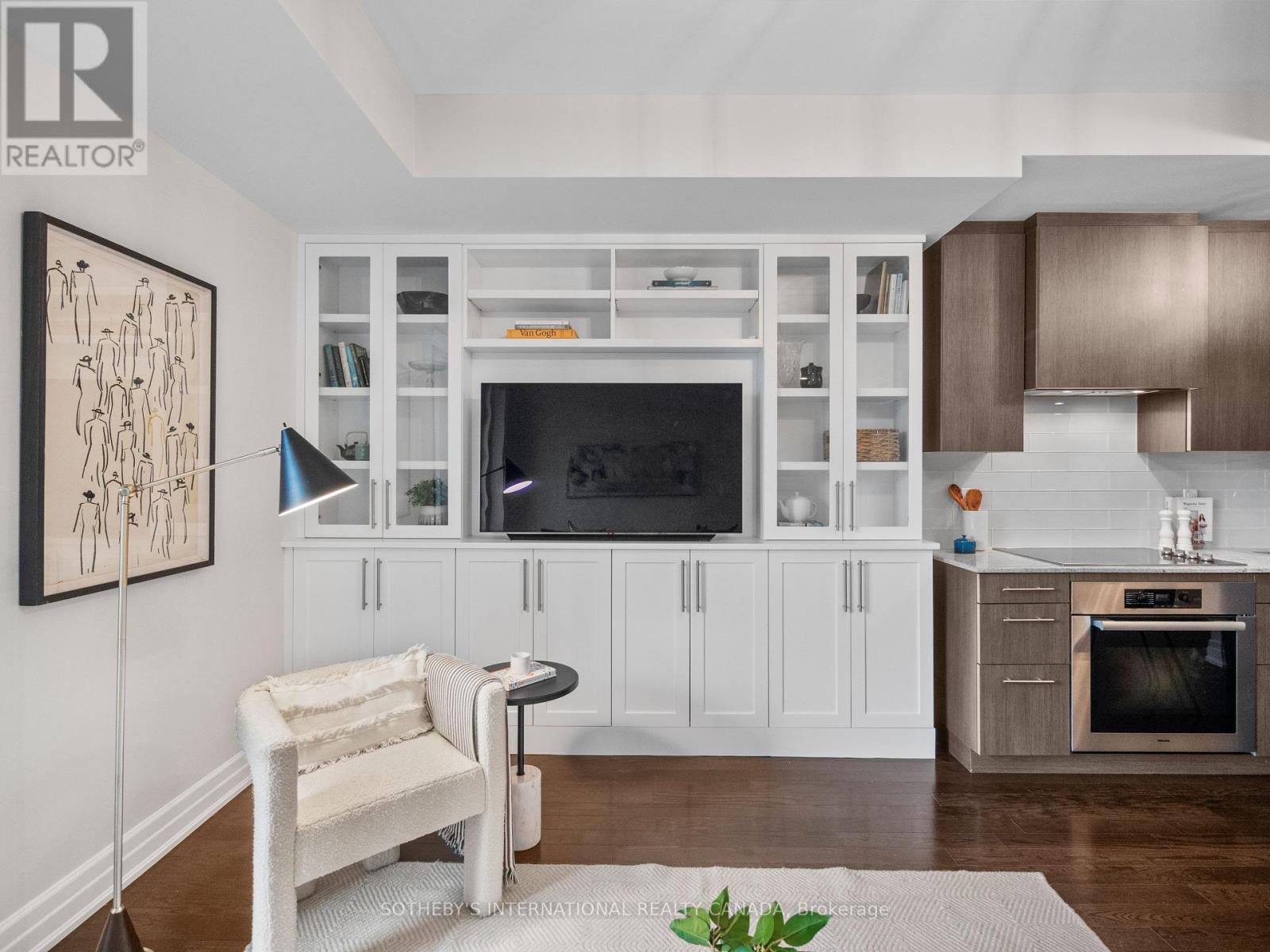 301 - 30 Old Mill Road, Toronto (kingsway South), Ontario