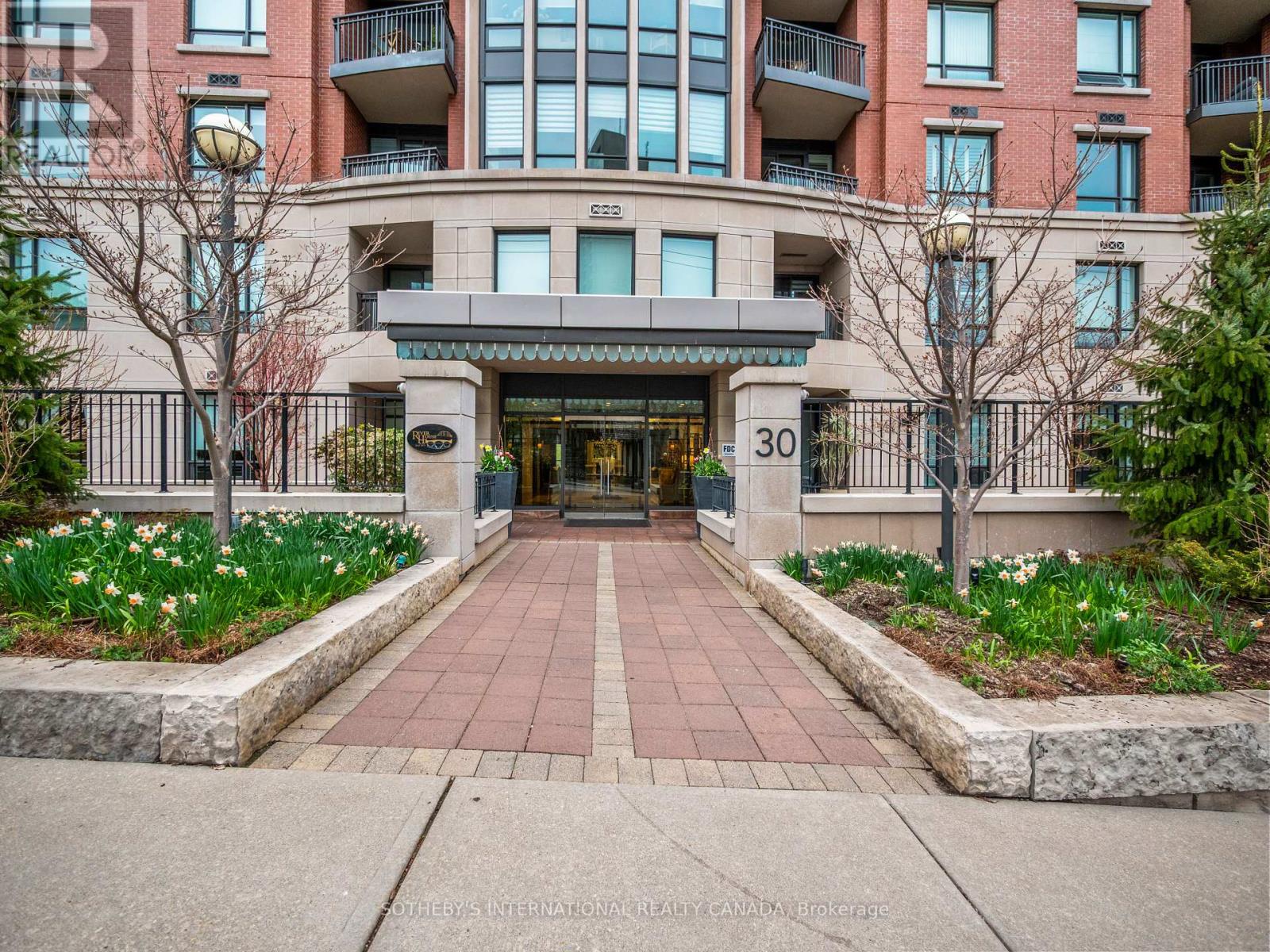 301 - 30 Old Mill Road, Toronto (kingsway South), Ontario