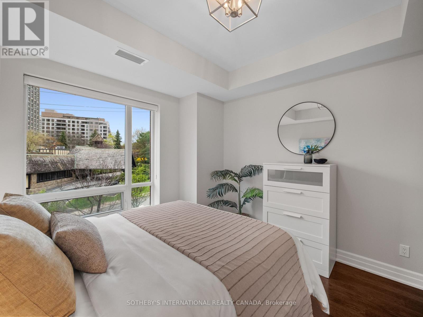 301 - 30 Old Mill Road, Toronto (kingsway South), Ontario