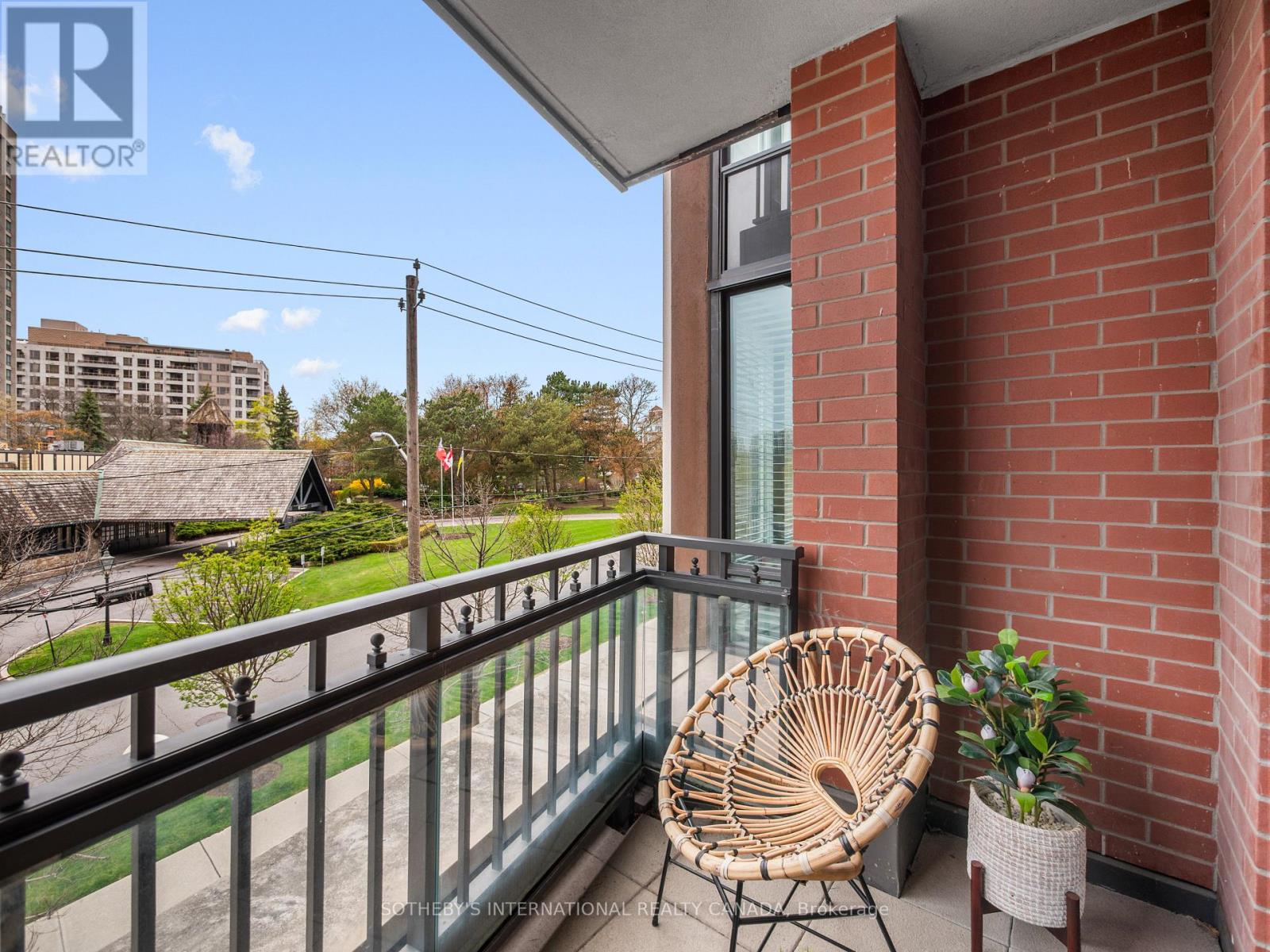 301 - 30 Old Mill Road, Toronto (kingsway South), Ontario