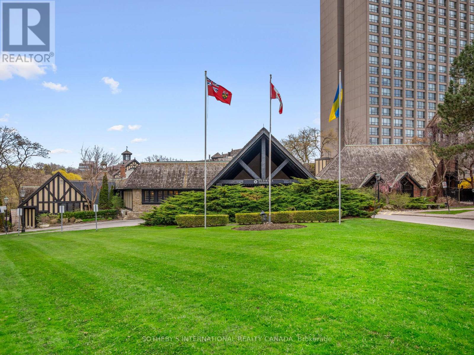 301 - 30 Old Mill Road, Toronto (kingsway South), Ontario