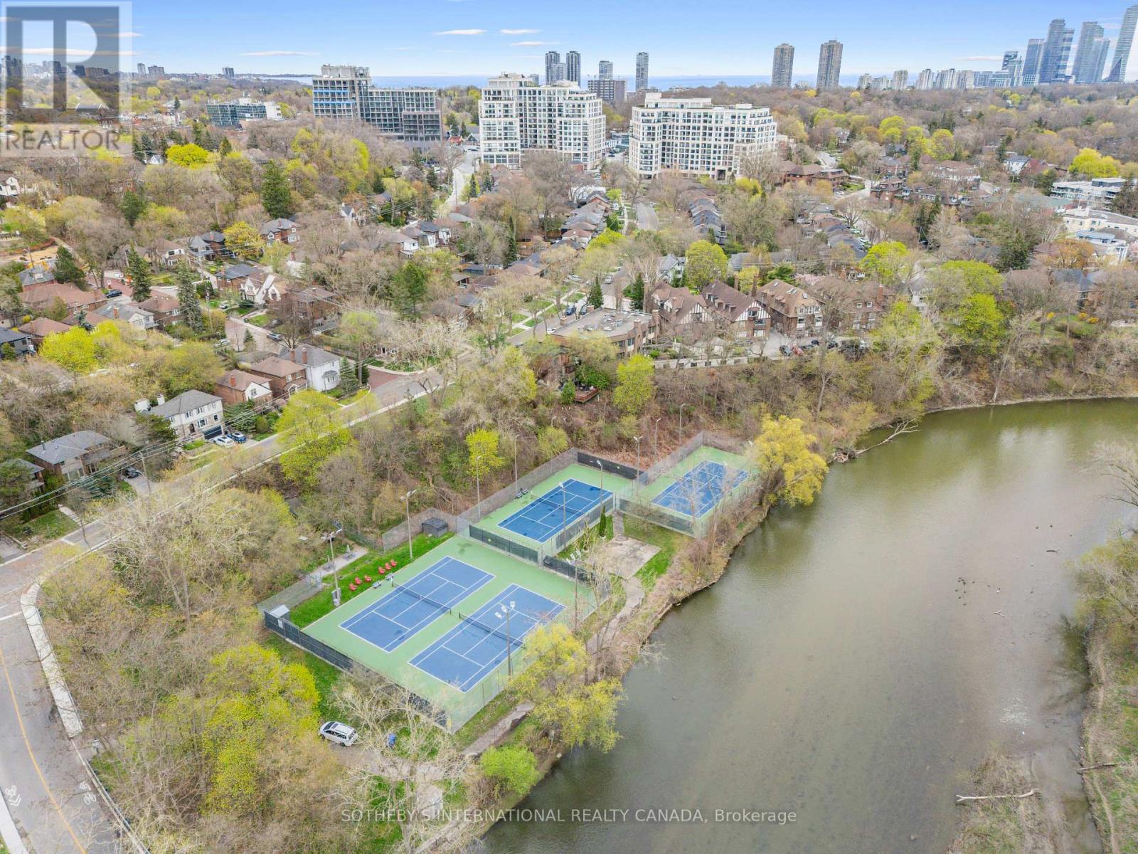 301 - 30 Old Mill Road, Toronto (kingsway South), Ontario