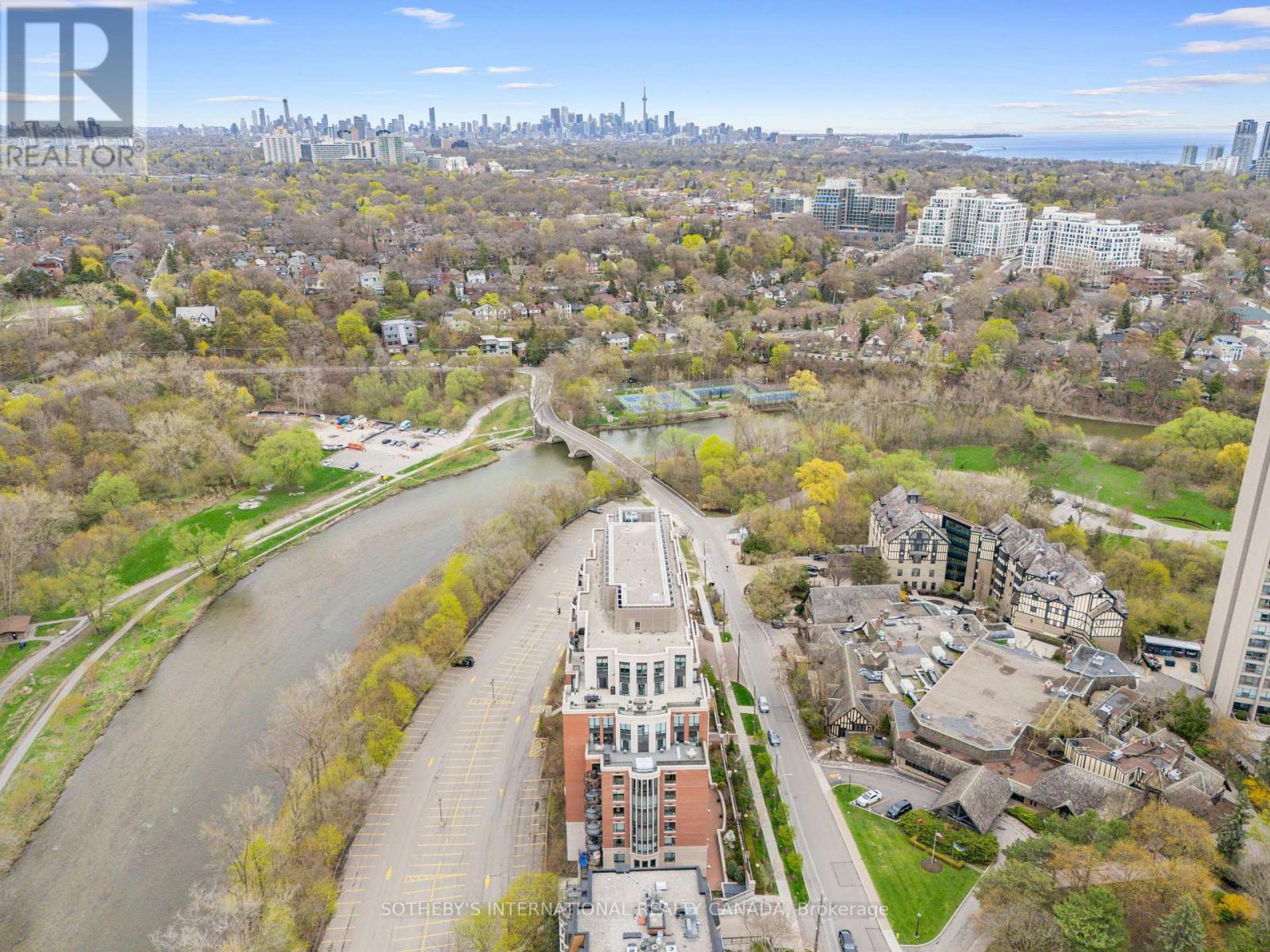 301 - 30 Old Mill Road, Toronto (kingsway South), Ontario