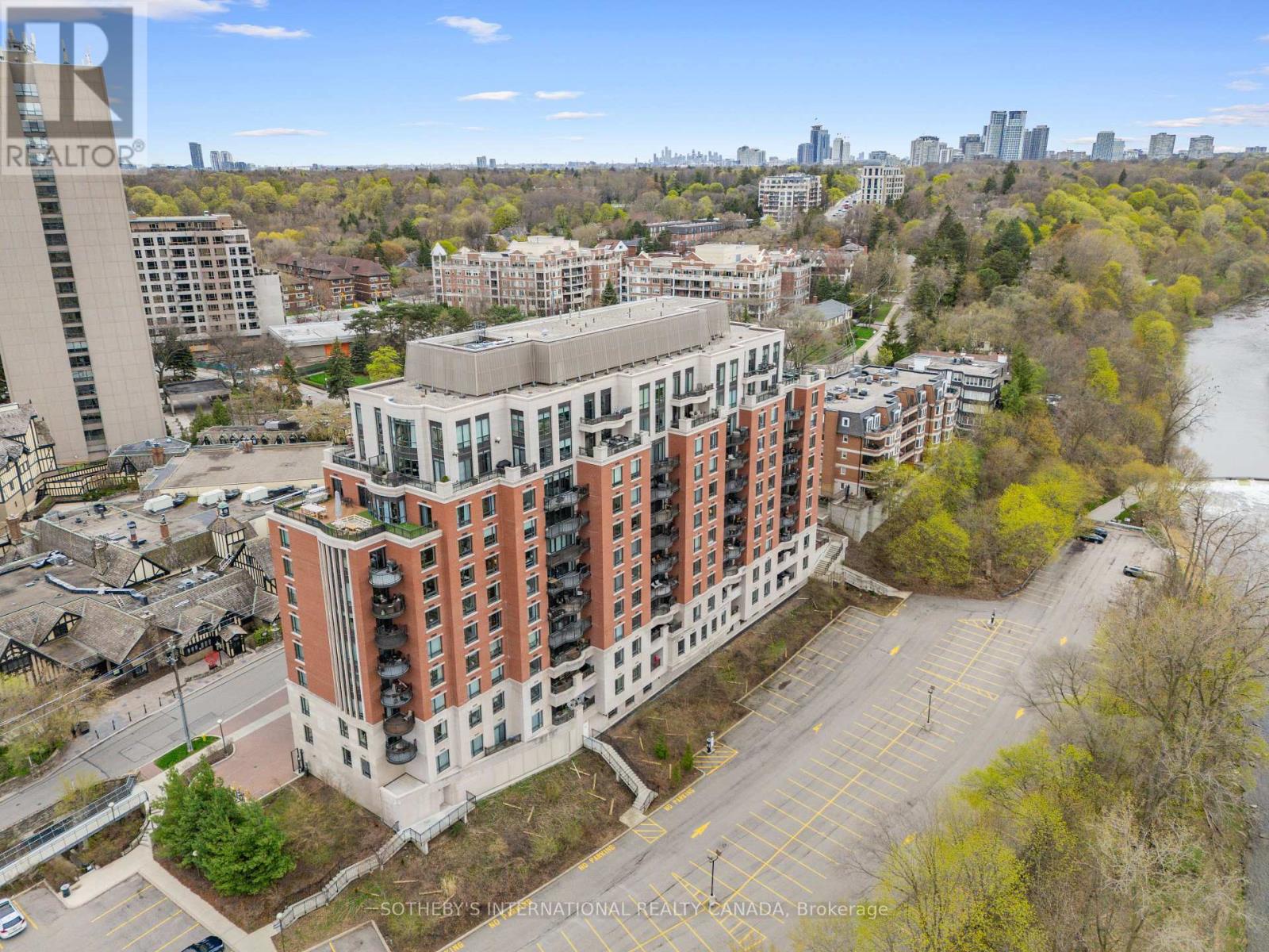 301 - 30 Old Mill Road, Toronto (kingsway South), Ontario