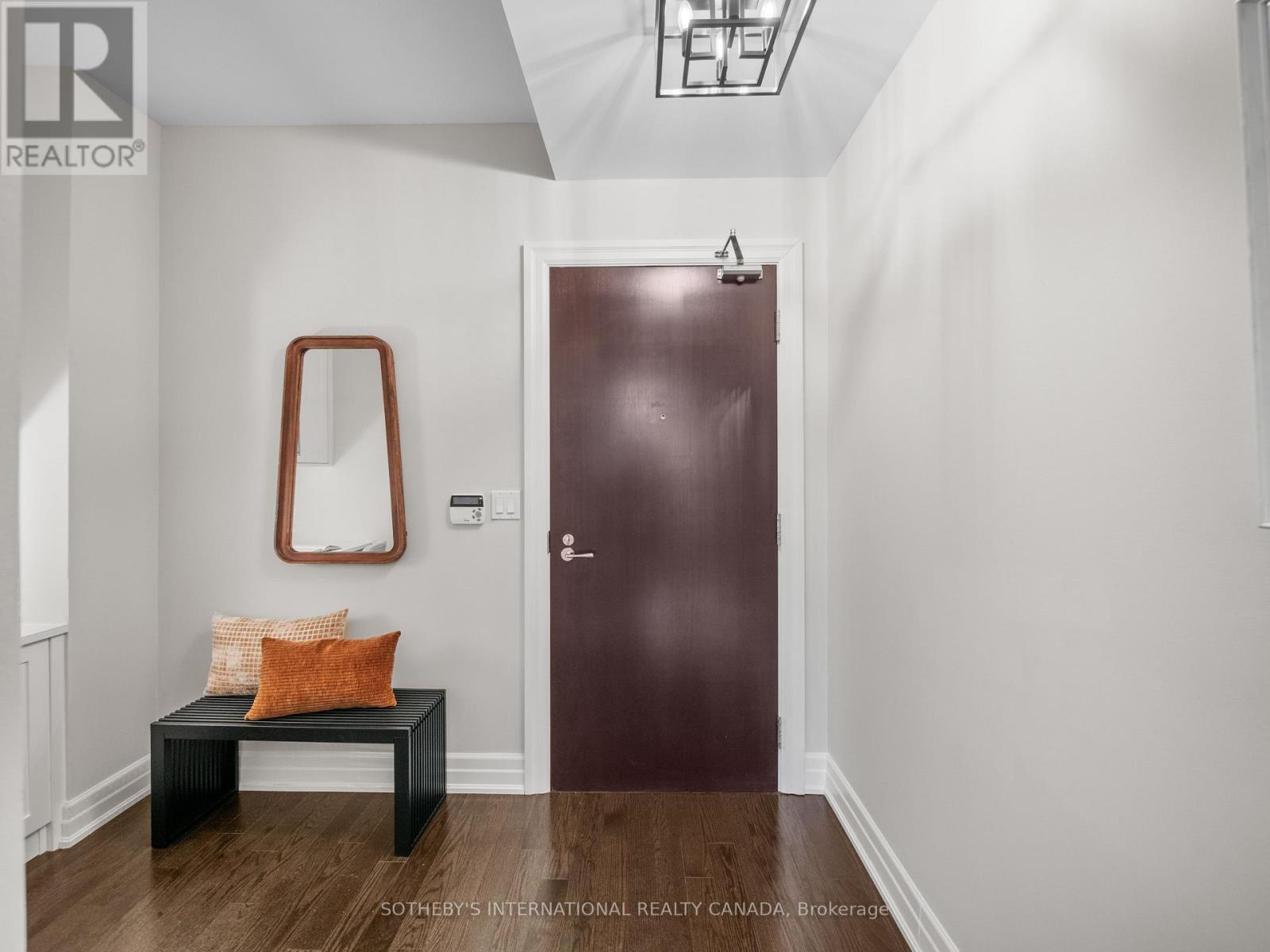 301 - 30 Old Mill Road, Toronto (kingsway South), Ontario