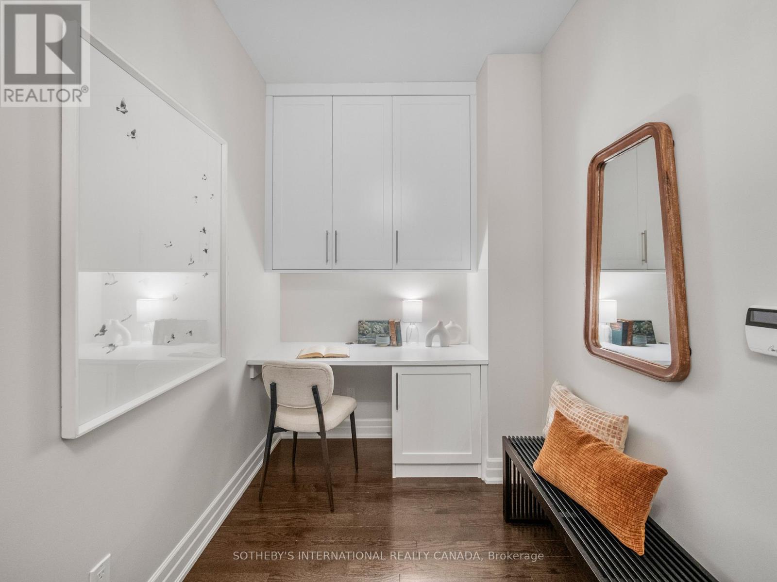 301 - 30 Old Mill Road, Toronto (kingsway South), Ontario