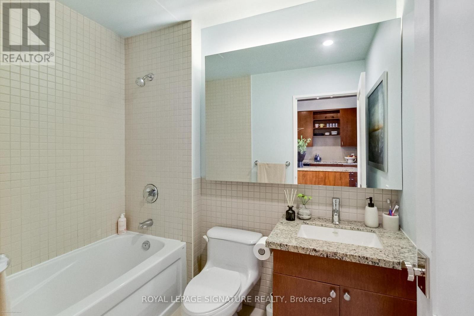 718 - 1005 King Street W, Toronto (niagara), Ontario