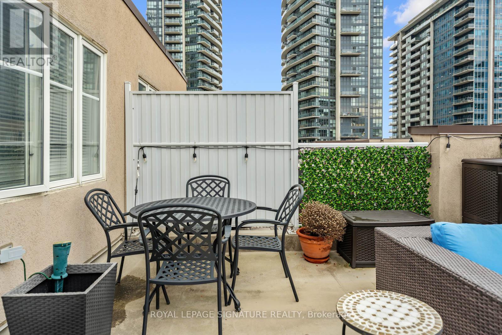 223 - 26 Western Battery Road, Toronto (niagara), Ontario