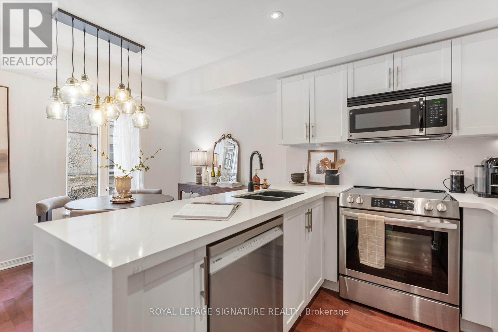 223 - 26 Western Battery Road, Toronto (niagara), Ontario