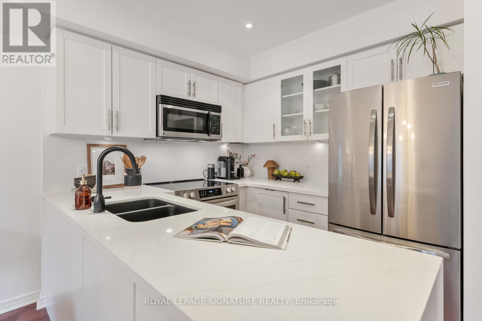 223 - 26 Western Battery Road, Toronto (niagara), Ontario