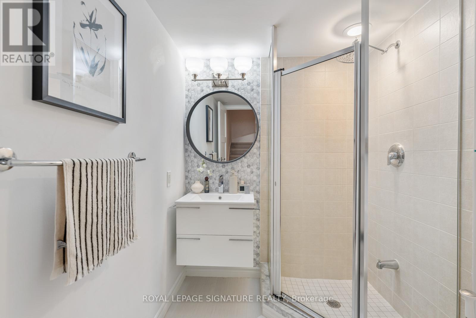 223 - 26 Western Battery Road, Toronto (niagara), Ontario