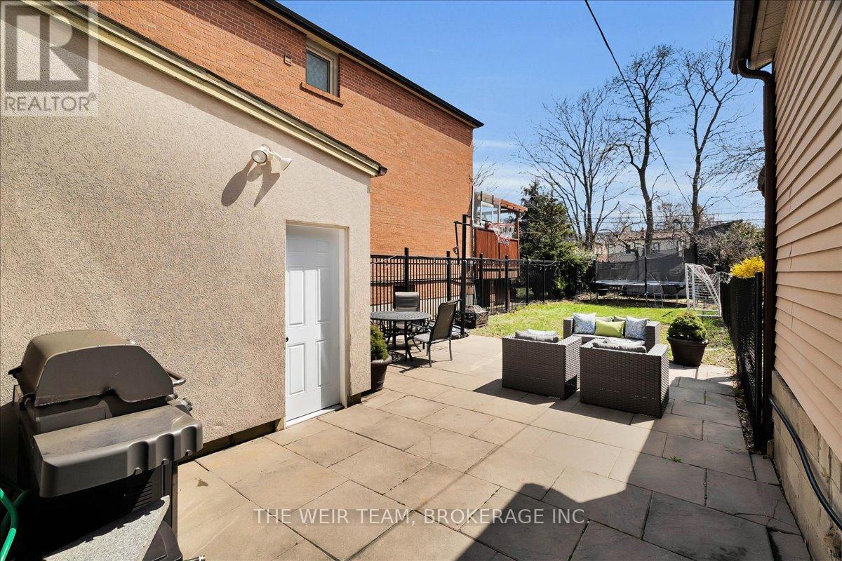 179 Woodville Avenue, Toronto (east York), Ontario