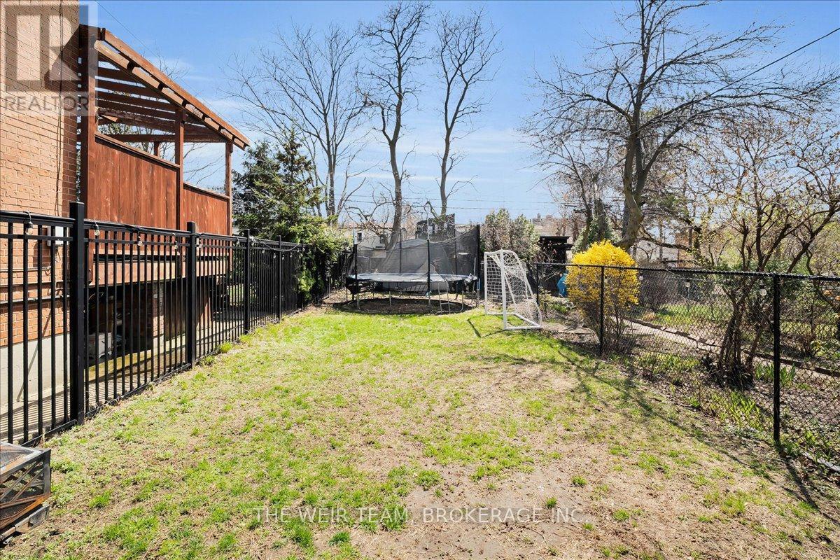 179 Woodville Avenue, Toronto (east York), Ontario
